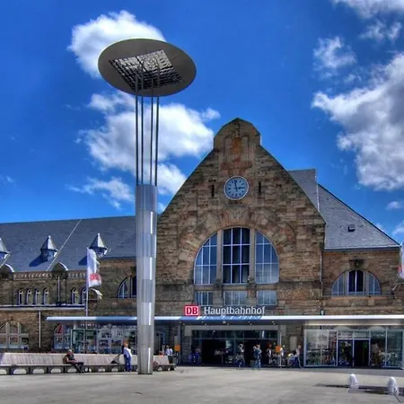 Am Bahnhof Akwizgran