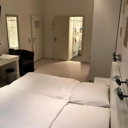 Am Bahnhof Hotel *